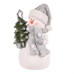Sněhulák držící stromek - polyresin, LED osvětlení uvnitř.