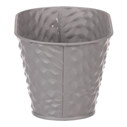 Truhlík kovový, šedivá barva.