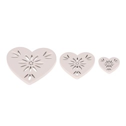 Srdíčka - dřevěné přízdoby, mix 3 velikostí, bílé, cena za 1 sáček (18 ks).