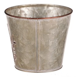 Kovový obal na květiny, design s motýly.