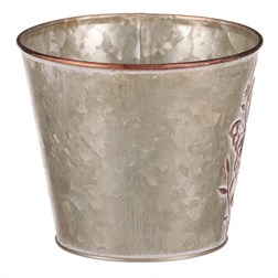 Kovový obal na květiny, design s motýly.