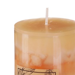 Svíčka aromatická - skořice a pomeranč, parafín, oranžové odstíny.