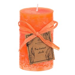 Svíčka, tvar válec - bez vůně, parafín, barva oranžová.