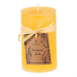 Svíčka, tvar válec - bez vůně, parafín, barva žlutá.