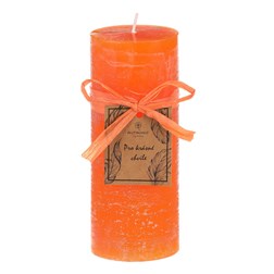 Svíčka, tvar válec - bez vůně, parafín, barva oranžová.